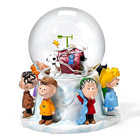 Snoopy Wins First Prize Lighted Musical Snow Globe