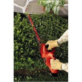 Black & Decker CHT400 12V 19″ Cordless Hedge Trimmer