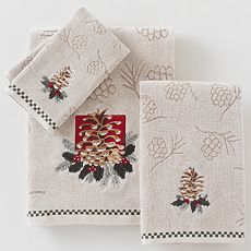 Pinecone Holiday Bath Towels