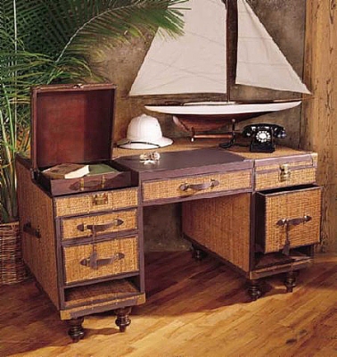 Commodore Steamer Desk