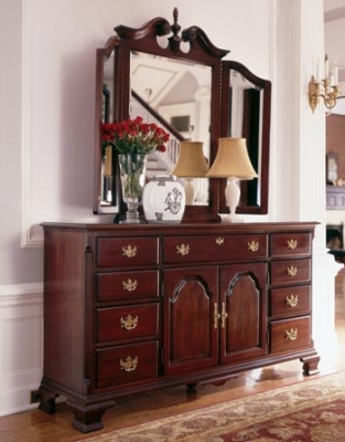 Door Triple Dresser