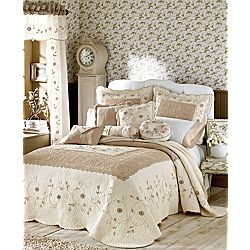 Liza Bedding