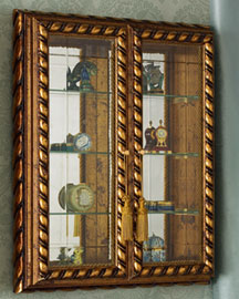 Vitrine, Double Door