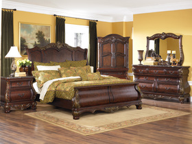 Sophisticated Dark Brown Mahogany Panel Bedroom Set