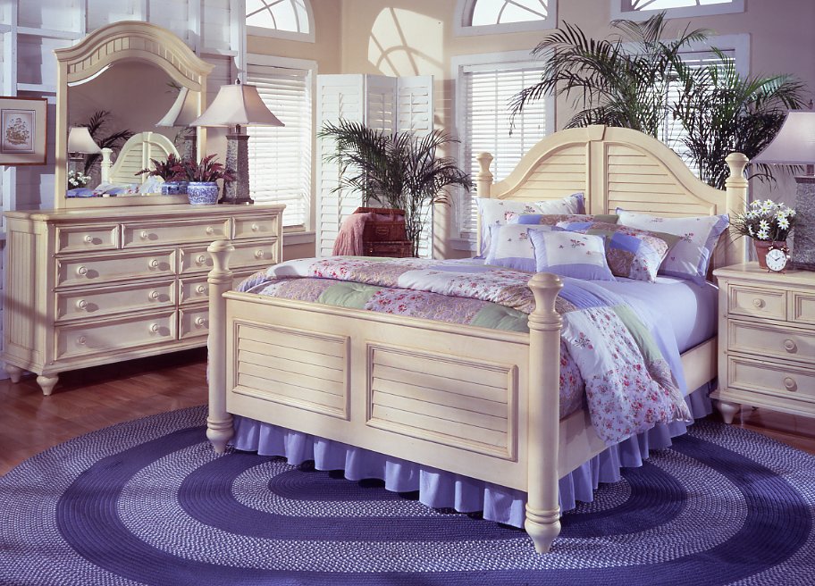 Antique Parchment Bedroom Furniture Set 1