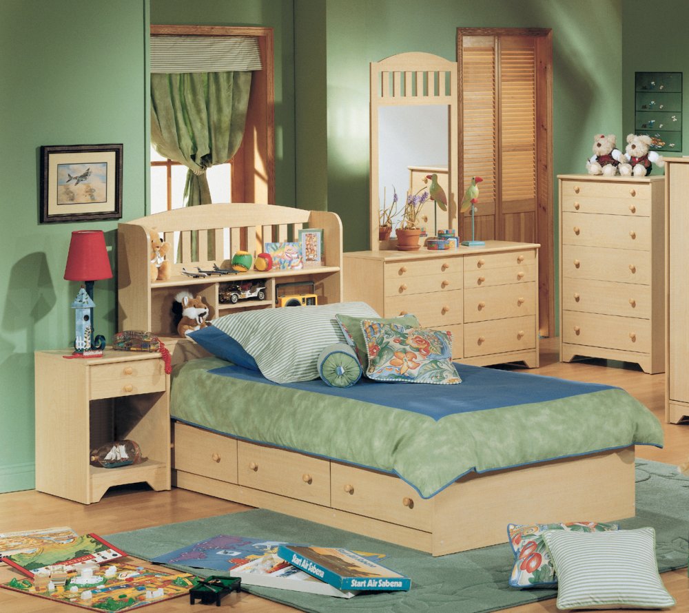 Kids Bedroom Furniture Set in Natural Maple