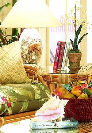 Seascape Collection End Table w Top Beveled Glass