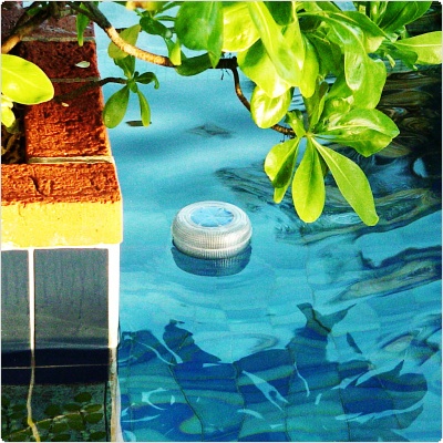 SolMate Floating Light