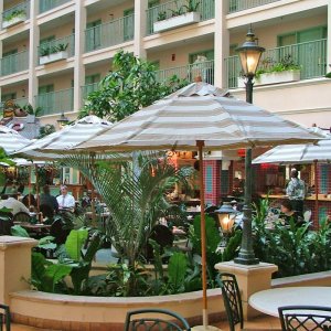 FiberBuilt Bridgewater 9 ft. Contract Patio Umbrella