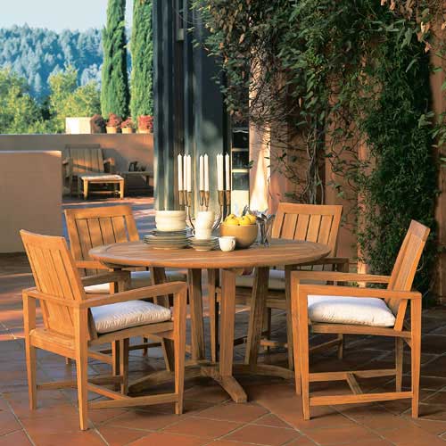 Kingsley Bate Amalfi Teak 5 Piece Round Dining Set