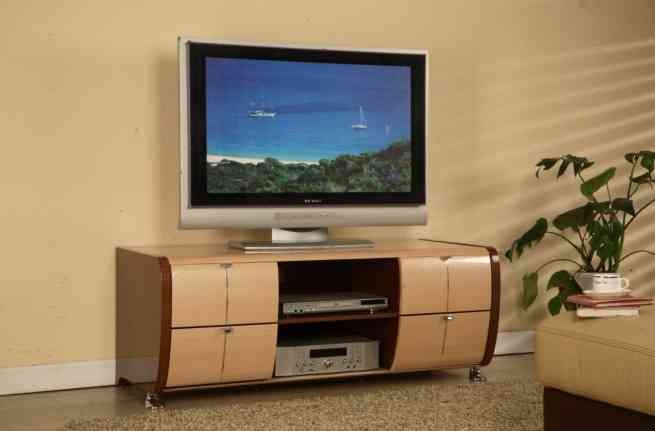 Liza Lacquer TV Stand