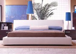 Pavo Modern Leather Platform Bed by Rossetto