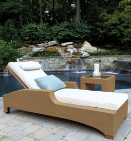 Valencia Chaise
