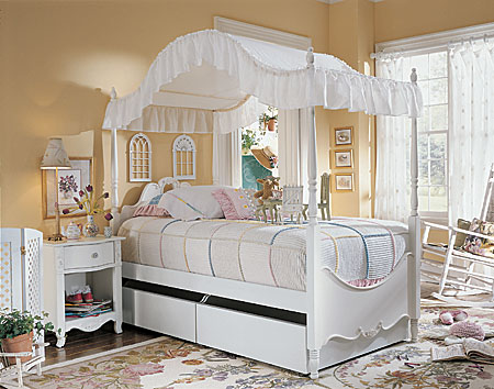 Victoria Bedroom Sets