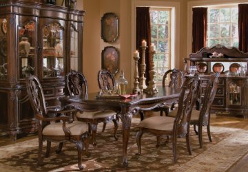 St. Raphael Leg Dining Room Furniture Set