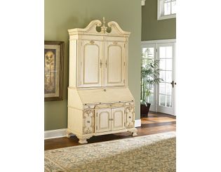 Clarissa Secretary Cabinet