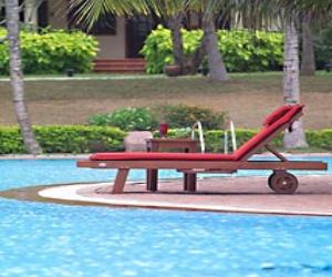 Milan Hardwood Outdoor Lounger