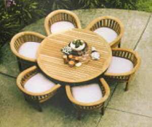 Outdoor Round Dining Table