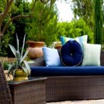 Simple Right Lounge Chair