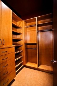 Advantages of Compartment Closets